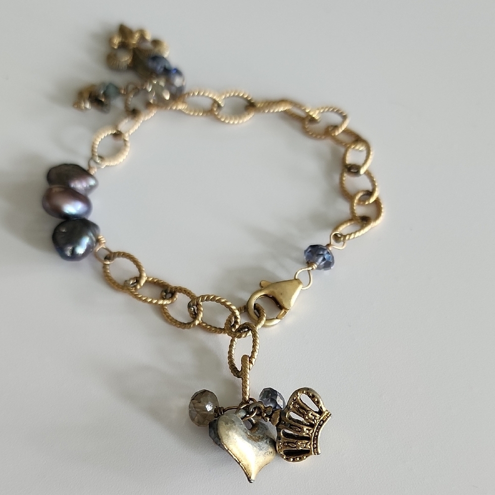 Sophia And Chloe Elegant Gold Fleur De Lis Heart Charm Bracelet